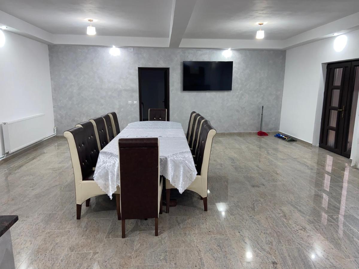 Pensiunea Casa Deny Novaci-Străini Exterior foto