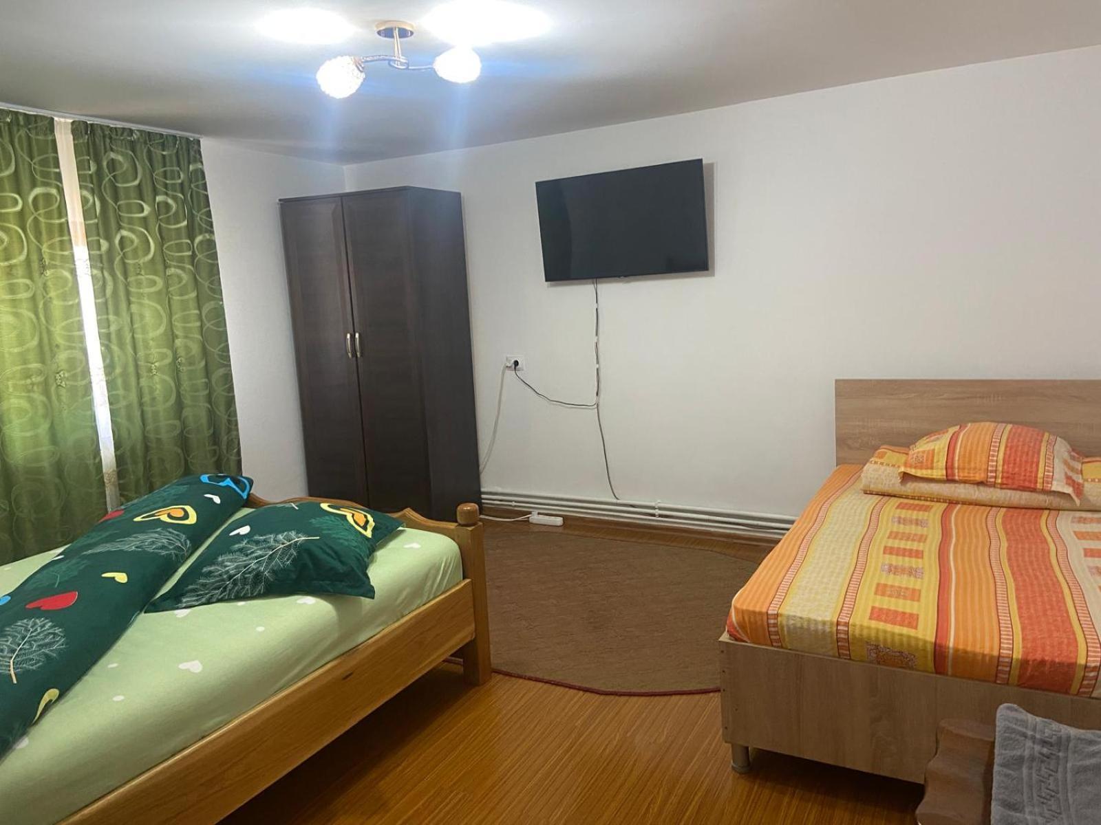 Pensiunea Casa Deny Novaci-Străini Exterior foto