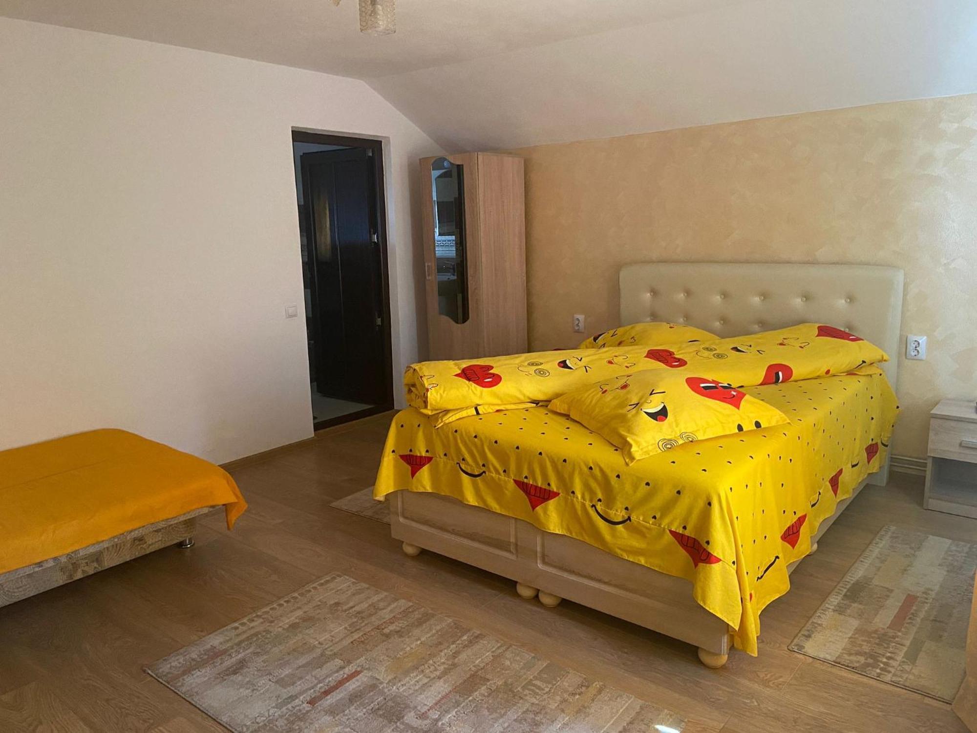 Pensiunea Casa Deny Novaci-Străini Exterior foto